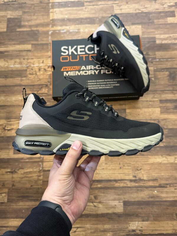 Skecherss Max Protect - Image 2