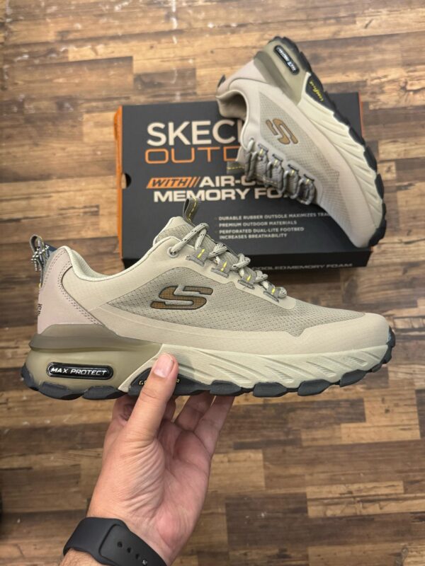 Skecherss Max Protect