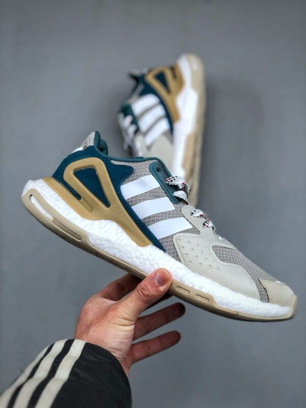 ADIDASS DAY JOGGER BOOST MULTI 