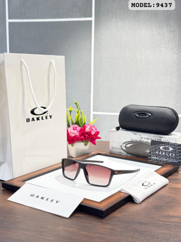 OAKLEYY 9437 BROWN