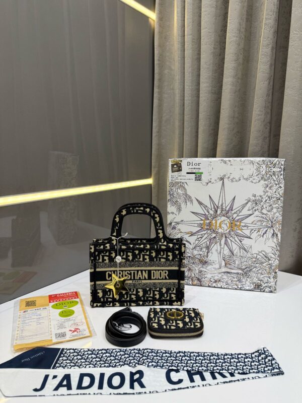 CHRISTIANN PREMIUM GIFT SET BAG WITH OG BOX - Image 2