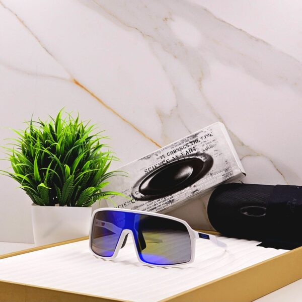 OAKLEYY SUNGLASSESS - Image 8