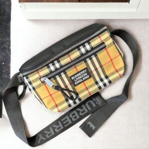 BURBERRYY CHEST/WAIST BAG