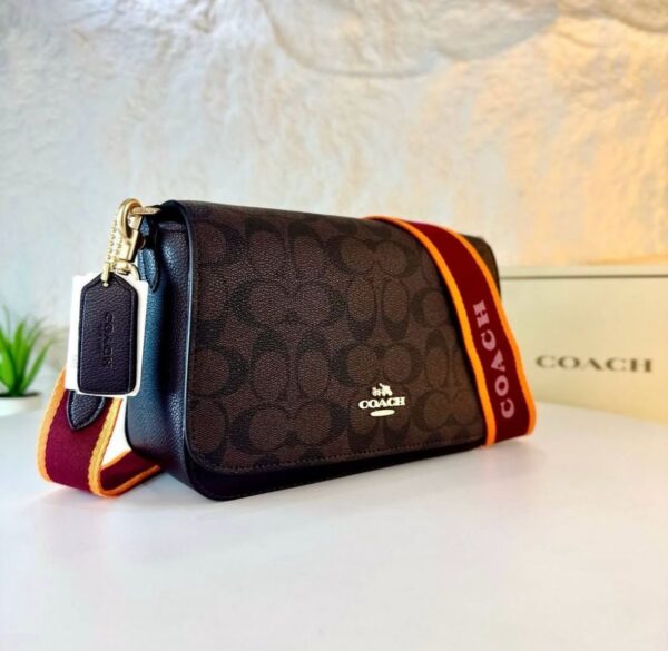COACHH LOGAN MESSENGER IN SIGNATURE CANVAS - Image 4