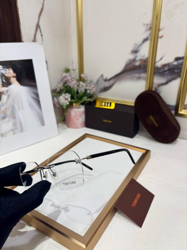 TOM FORDD - Image 5