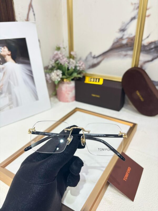 TOM FORDD - Image 8