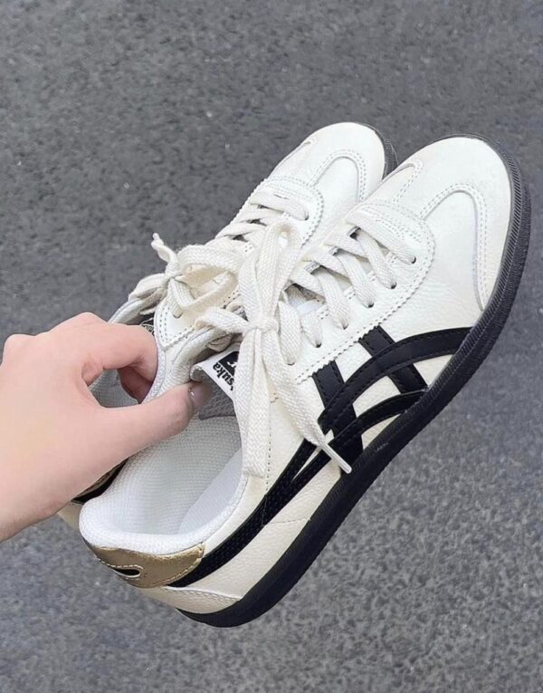 Onitsukaa tiger tokuten gum sole black gold 