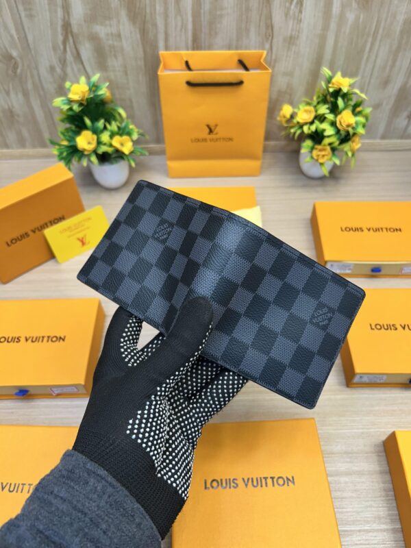 LOUISS VUITTONN Premium Men’s wallet - Image 3