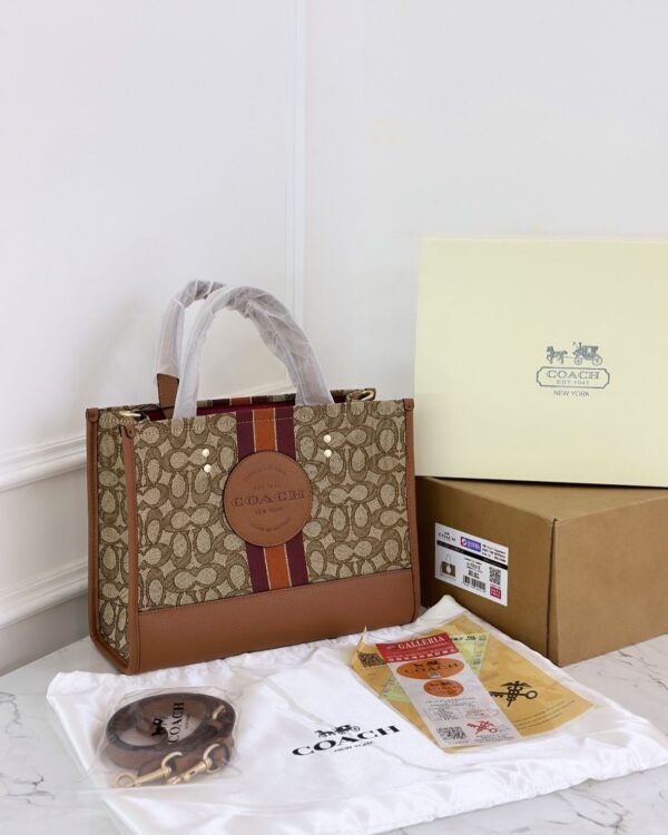 COACHH DEMPSEY CARRYALL SIGNATURE TOTE BAG 30 - Image 4