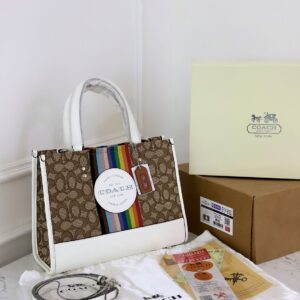 COACHH DEMPSEY CARRYALL SIGNATURE TOTE BAG 30