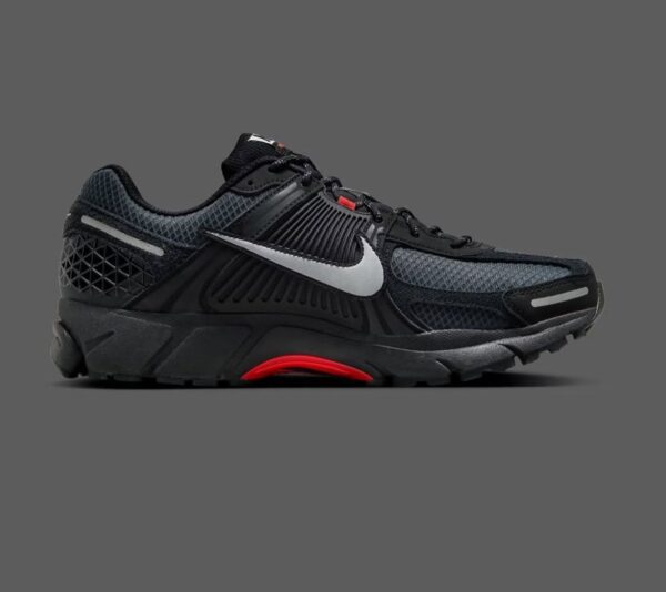 NIKEE ZOOM VOMERO BRED SPIDER-MAN 