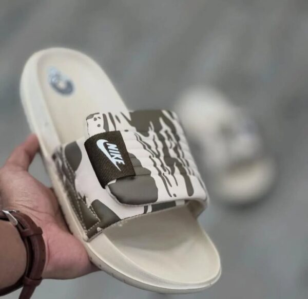 NIKEE OFFCOURT ADJUST SLIDES