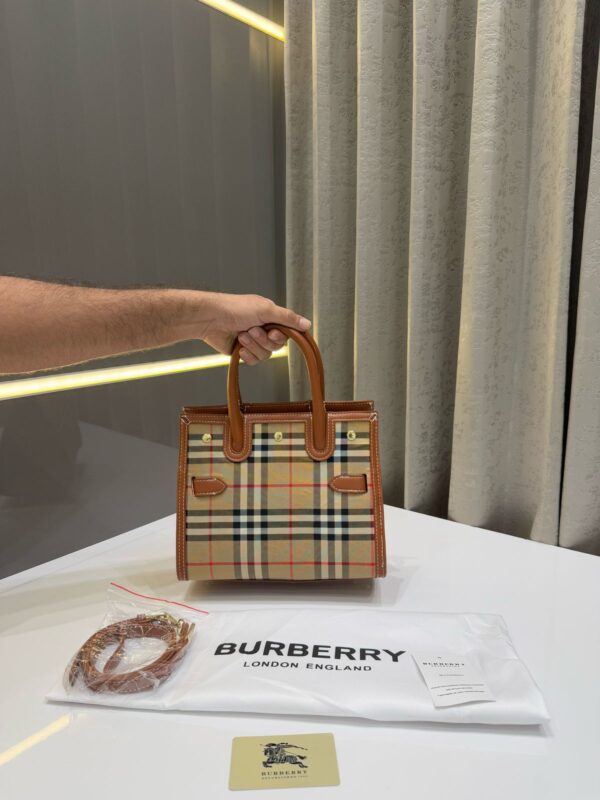 BURBERRYY PREMIUM PRINT TOTE BAG - Image 2