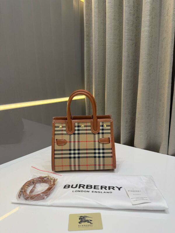 BURBERRYY PREMIUM PRINT TOTE BAG - Image 4