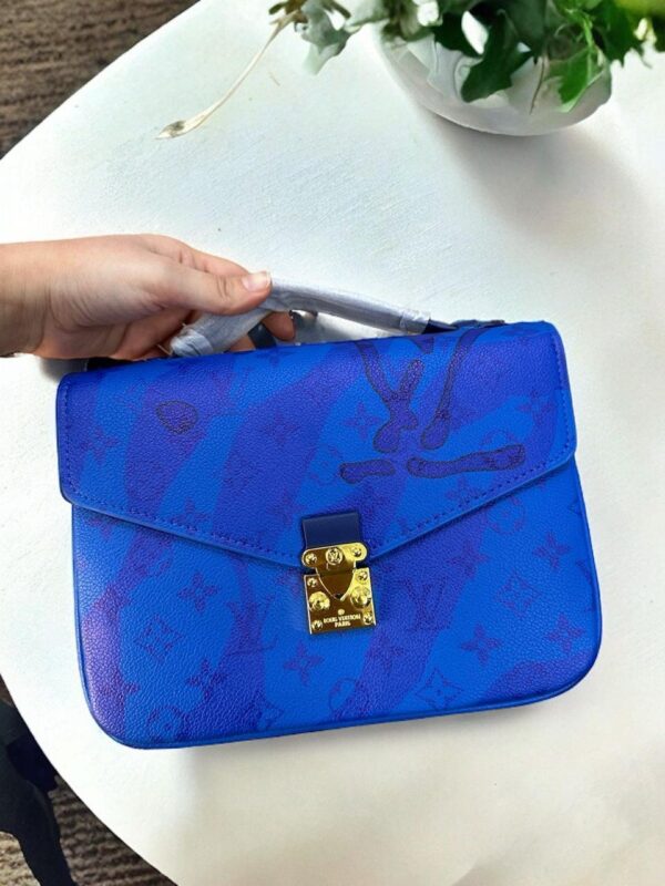LOUISS VUITTONN CROSSBODY BAG - Image 3