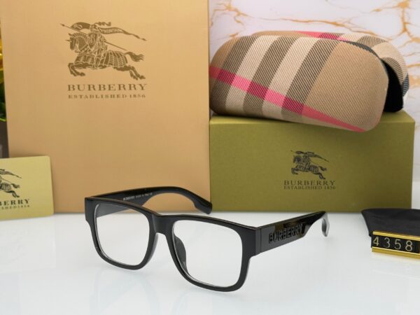BURBERRYY SUNGLASSESS - Image 3