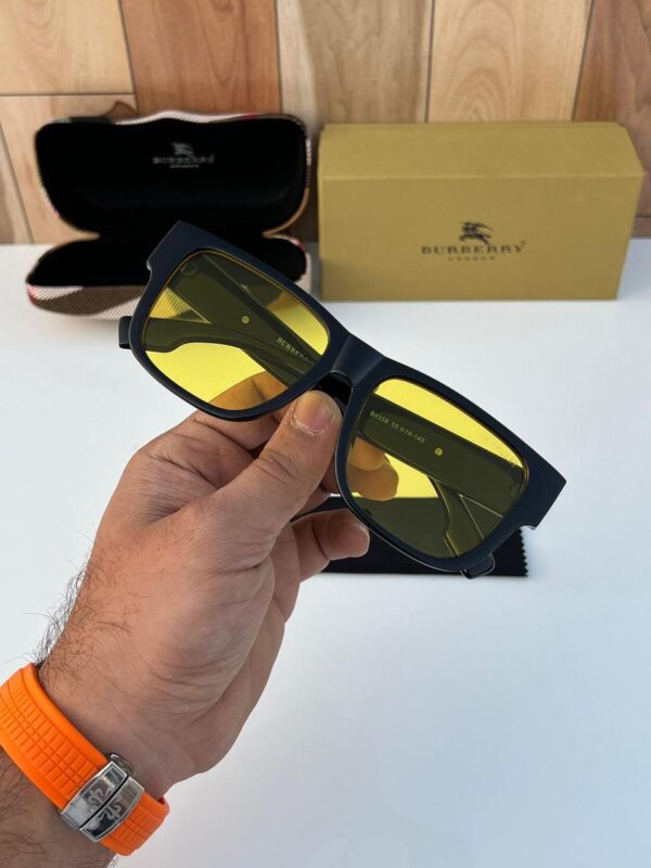 BURBERRYY SUNGLASSESS - Image 7