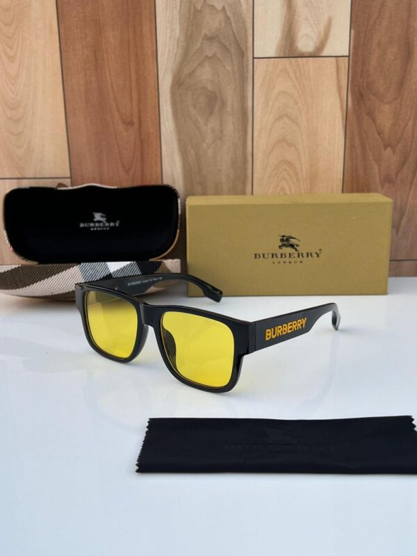 BURBERRYY SUNGLASSESS - Image 8