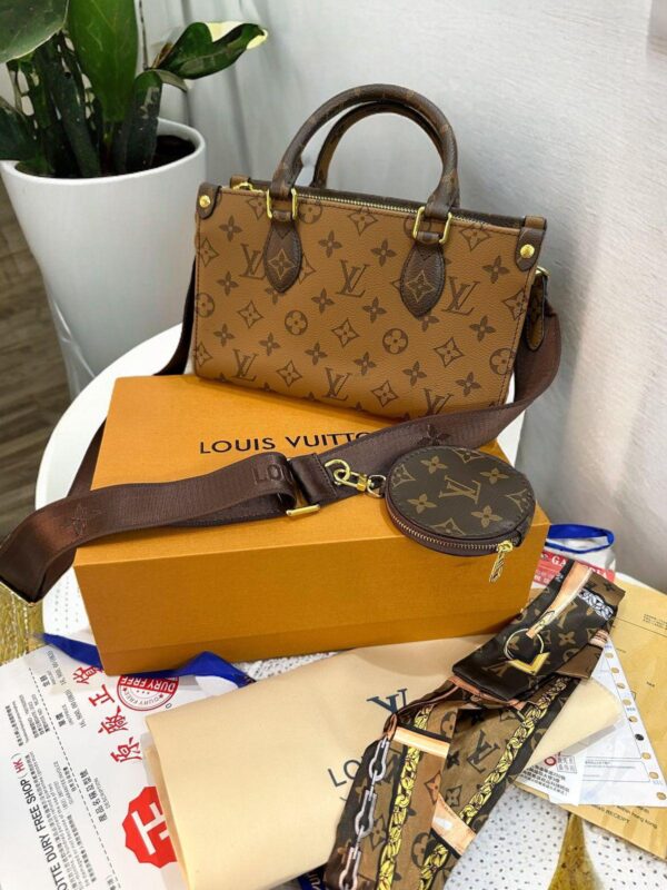LOUISS VUITTONN ON THE GO EAST WEST BAG - Image 2