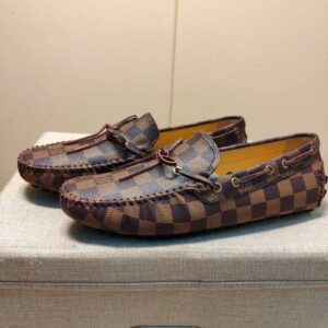 LOUISS VUITTONN MOCCASINS