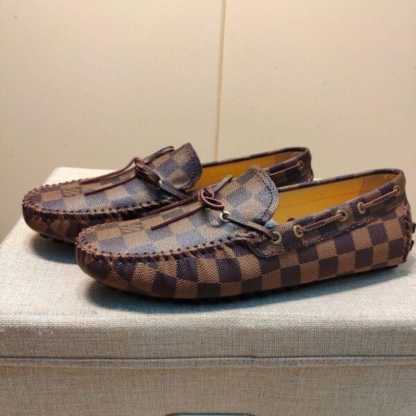 LOUISS VUITTONN MOCCASINS