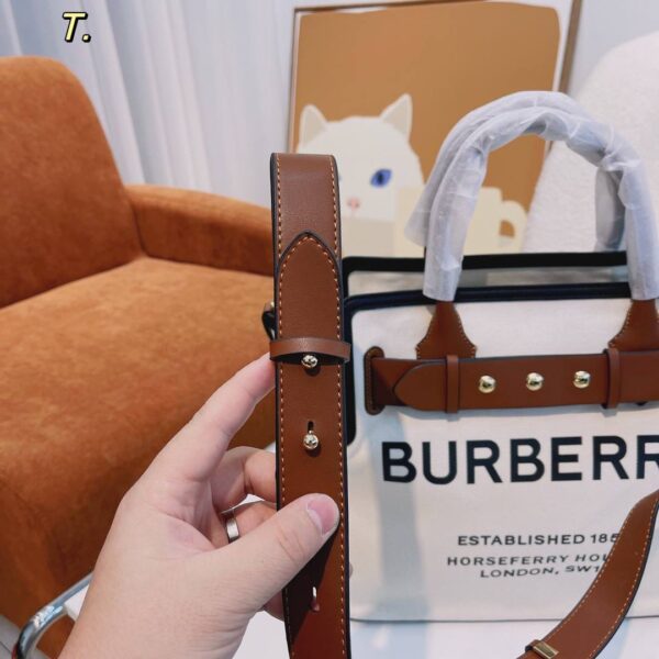 BURBERRY CANVAS FREYA TOTE HANDBAG - Image 4