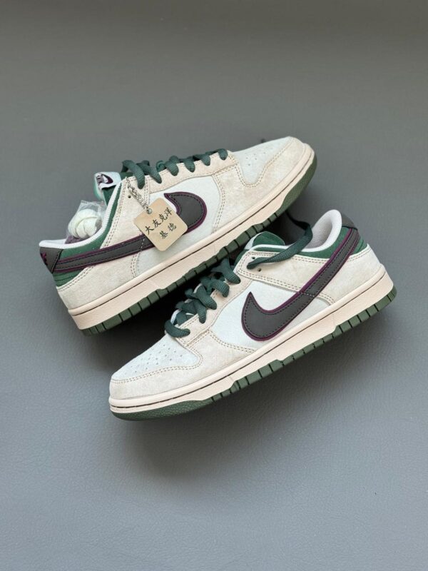NIKEE SB DUNK OTOMO KASTSUHIRO
