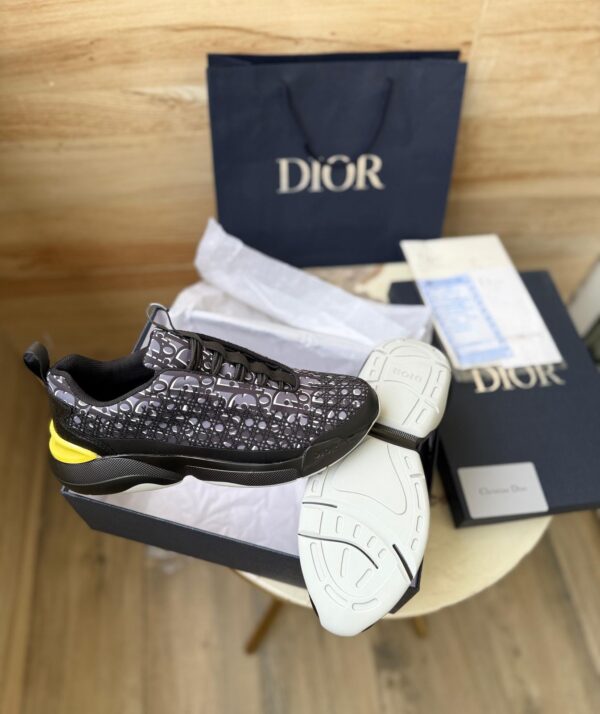 CHRISTIAN DIORR - Image 2