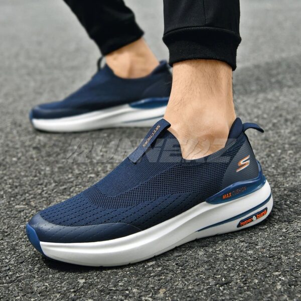 Skecherss max cushion