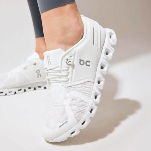 ON CLOUDD 5 white