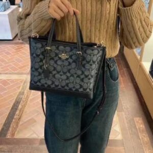 COACHH MOLLIE TOTE IN SIGNATURE CANVAS