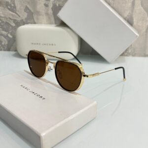 Marc Jacobb Gold With Brown LUXURY Shade 982