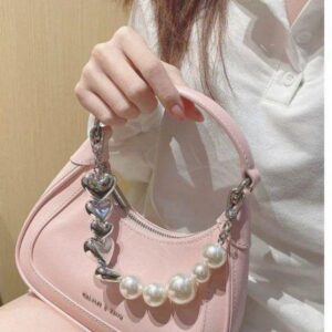CHARLESS KEITHH HEART CHAIN BAG