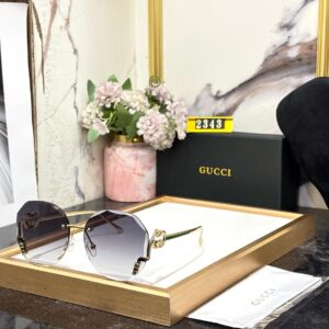 GUCCII UV PROTECTED
