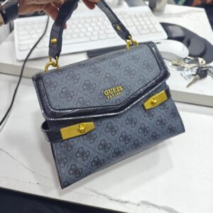 GUESSS ZADIE LOGO-TOP HANDLE BAG