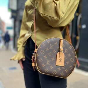 LOUISS VUITTONN BOITE CHAPEAU