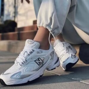 NEW BALANCEE 725 WHITE