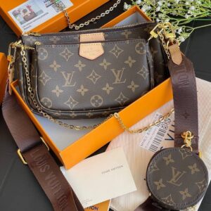 LOUISS VUITTONN MULTI POCHETTE ACCESSOIRES