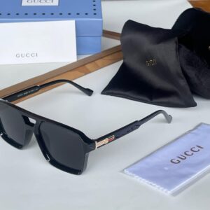 GUCCII SUNGLASSESS