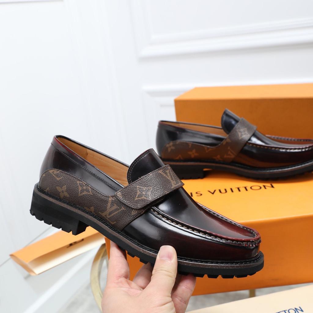 LOUISS VUITTONN MOCASSINS