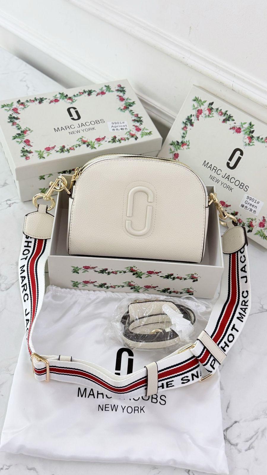 Marcc Jacobss Shutter Crossbody With Detachable Straps - Image 4