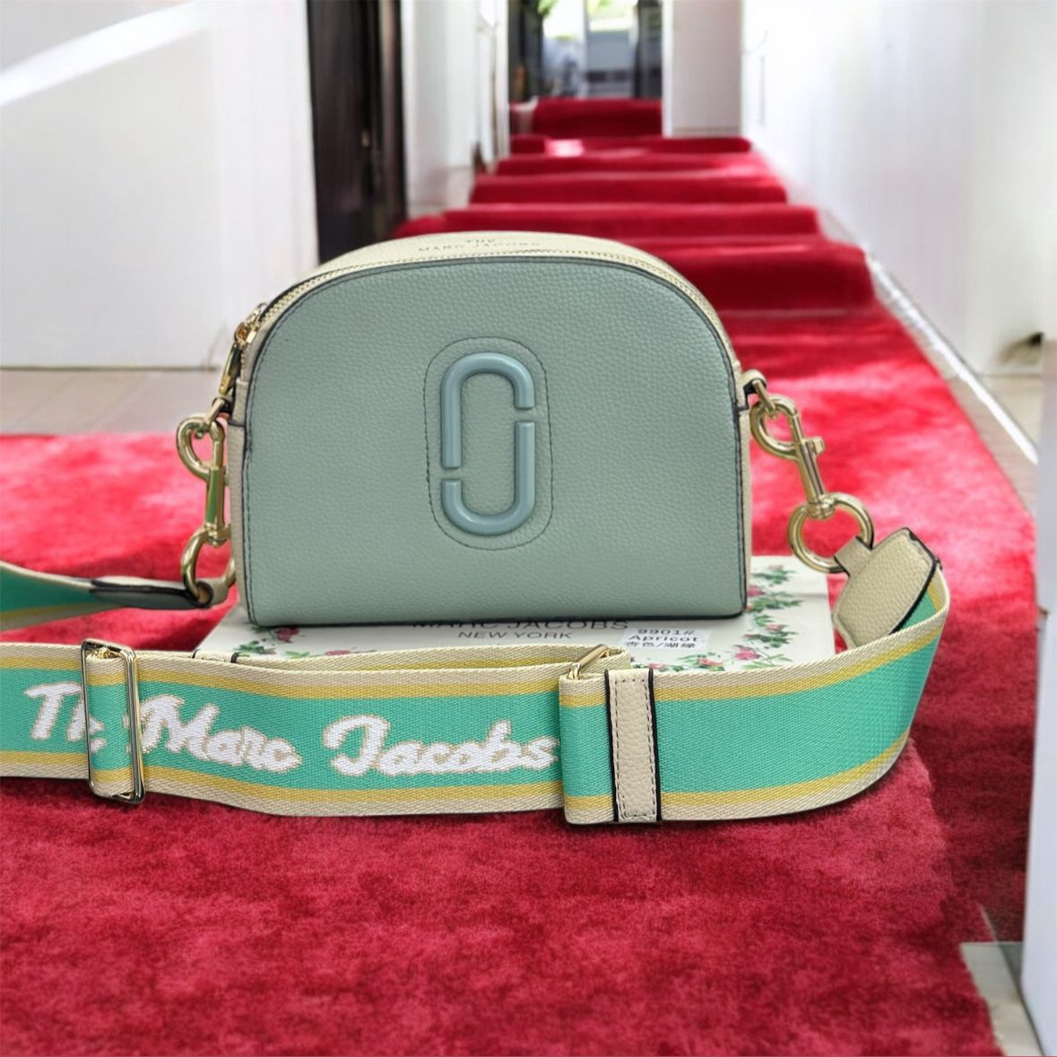 Marcc Jacobss Shutter Crossbody With Detachable Straps - Image 6