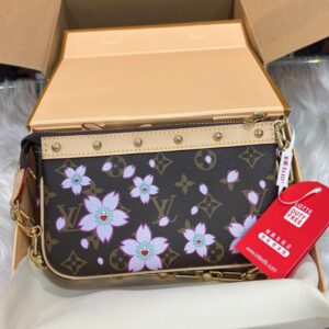 LVV x TM POCHETTE ACCESSORIES