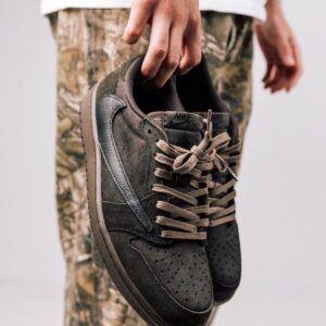AIR JORDANN X TRAVIS SCOTT 1 LOW OG SP ‘VELVET BROWN’