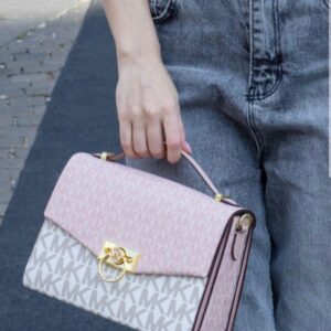MICHAELL KORSS HENDRIX MEDIUM SLINGBAG