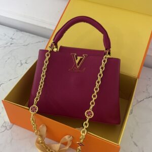 Louiss BB Capucines Small Handbag