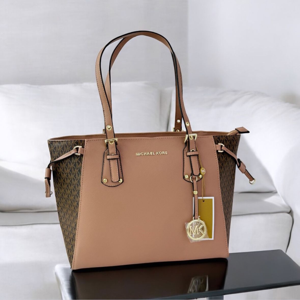 LATEST MICHAELL KORSSVOYAGER TOTE HANDBAG
