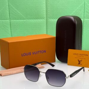 LOUISS VUITTONN SUNGLASSES