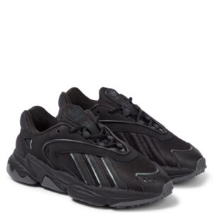 Adidass oztral.