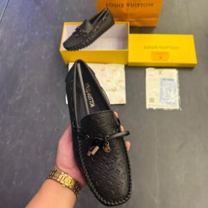 LOUISSN VUITTON MOCCASIN